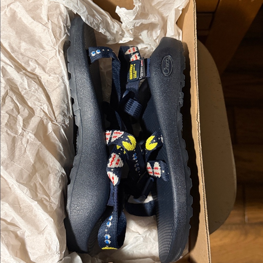 Chaco PAC -MAN Scaredy Ghost 👻 Sandals Sz 9 BNIB - Picture 6 of 7